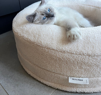 Bouclé Teddy Cat Bed - Milky